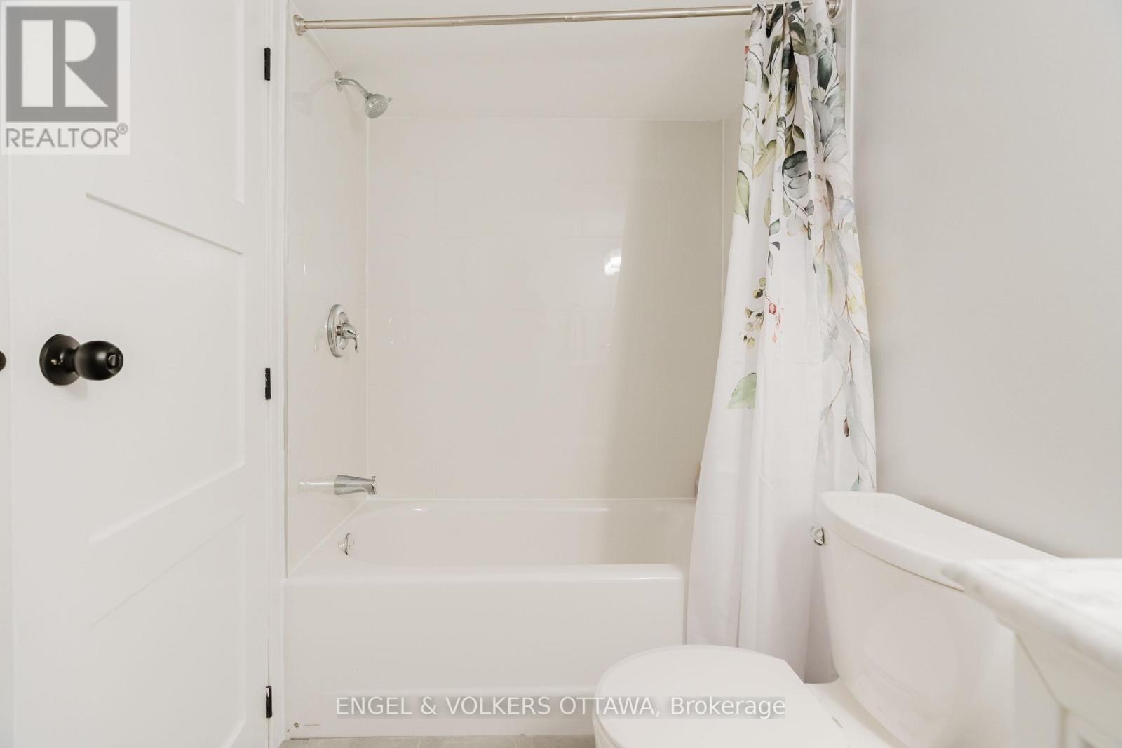 198 Stanley Avenue Property Photo 44