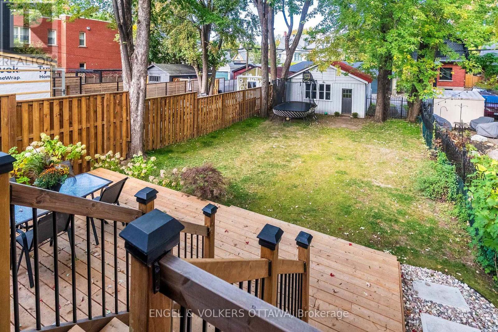 198 Stanley Avenue Property Photo 47