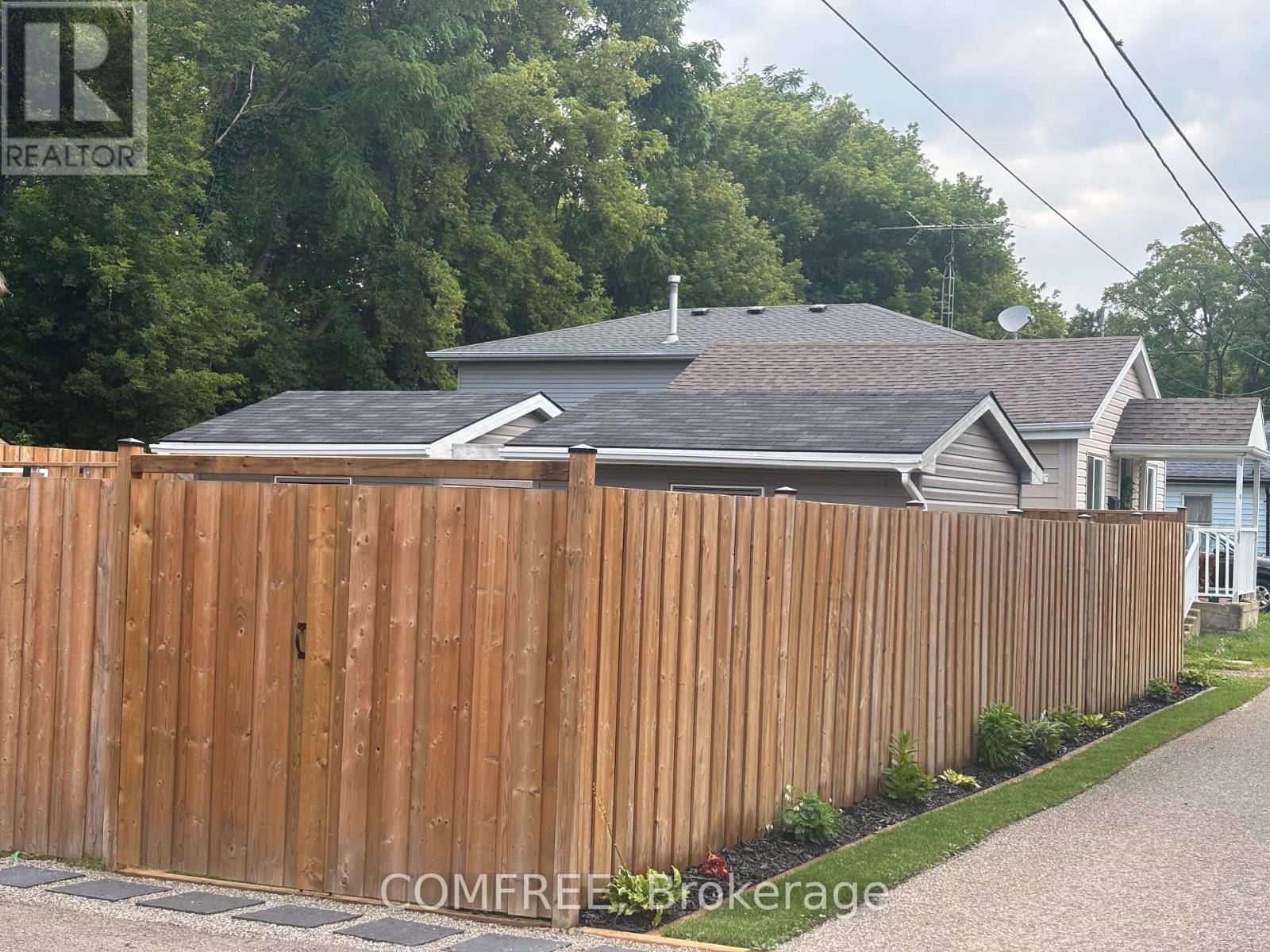 287 Brock Street Property Photo 3