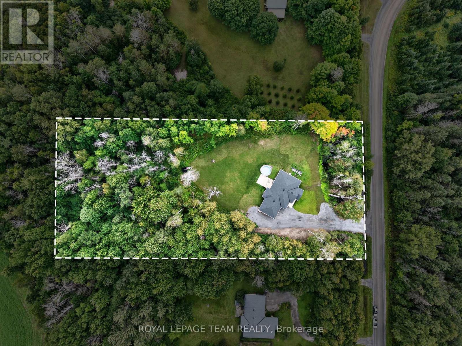 1007 Townline Road Property Photo 3