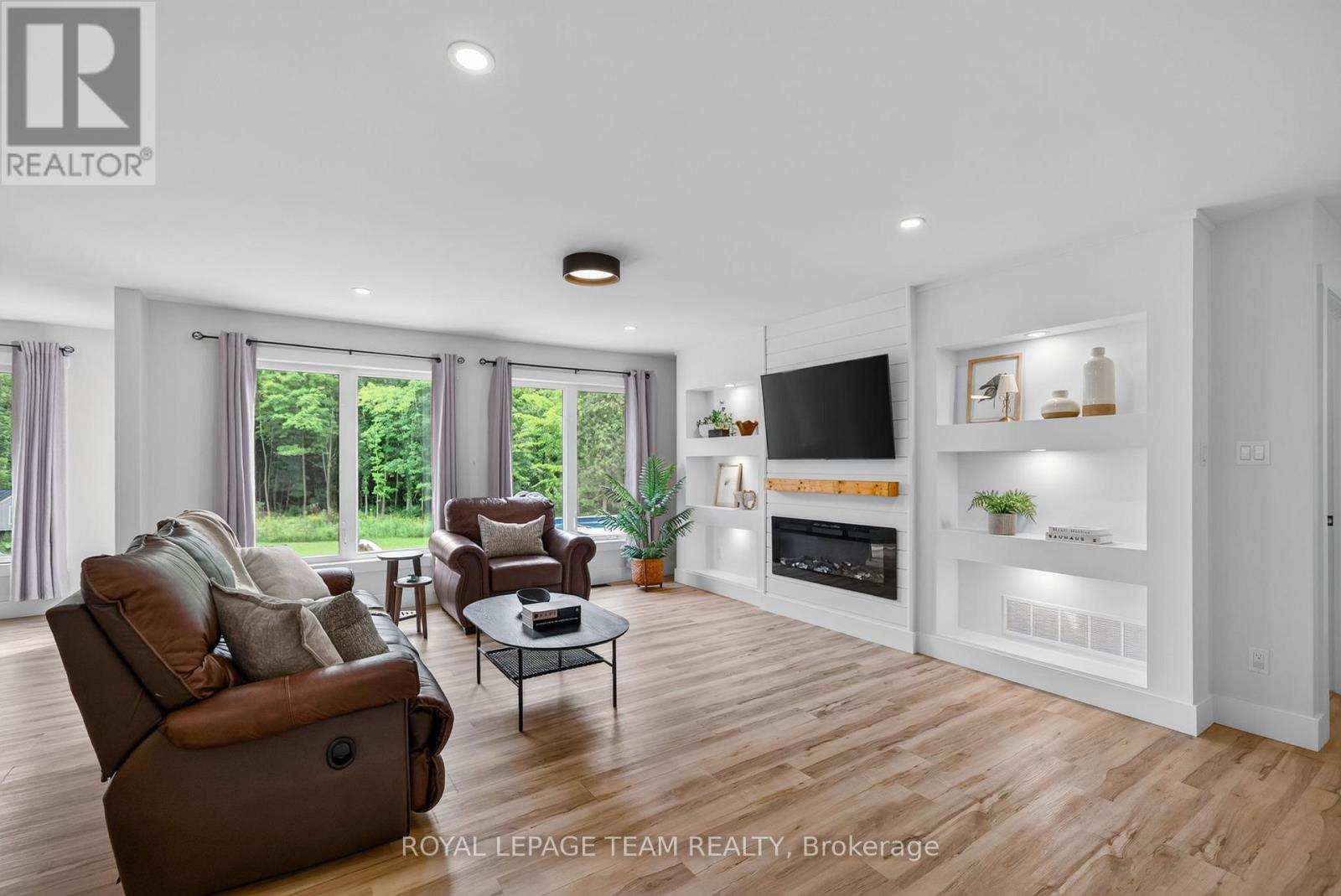 1007 Townline Road Property Photo 8