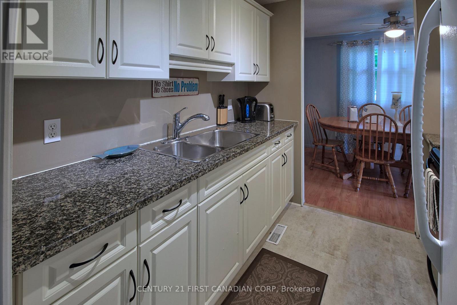 72599 Stanley Street Property Photo 11