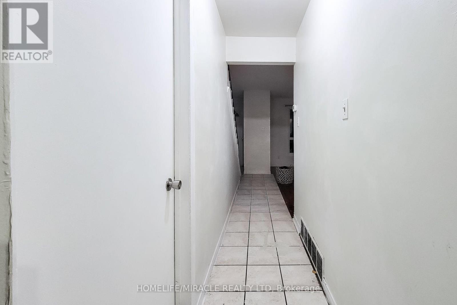30 Jerome Crescent Property Photo 10
