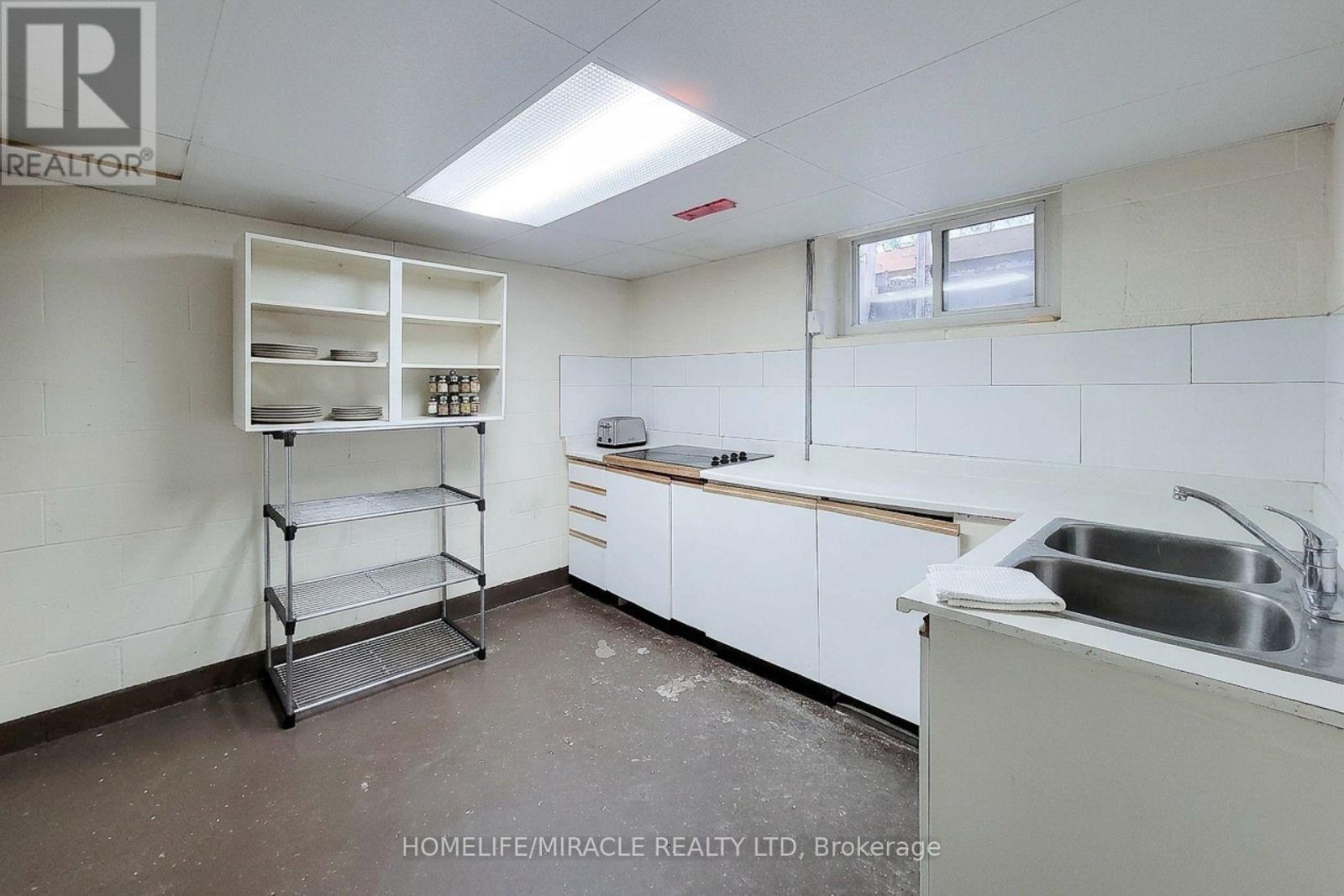 30 Jerome Crescent Property Photo 16