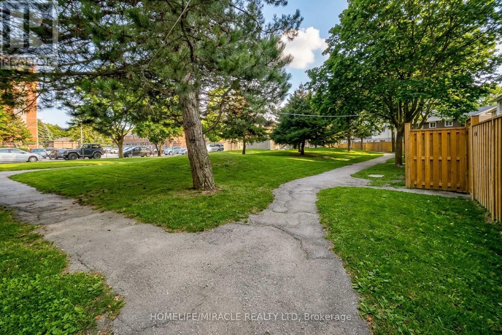 30 Jerome Crescent Property Photo 20