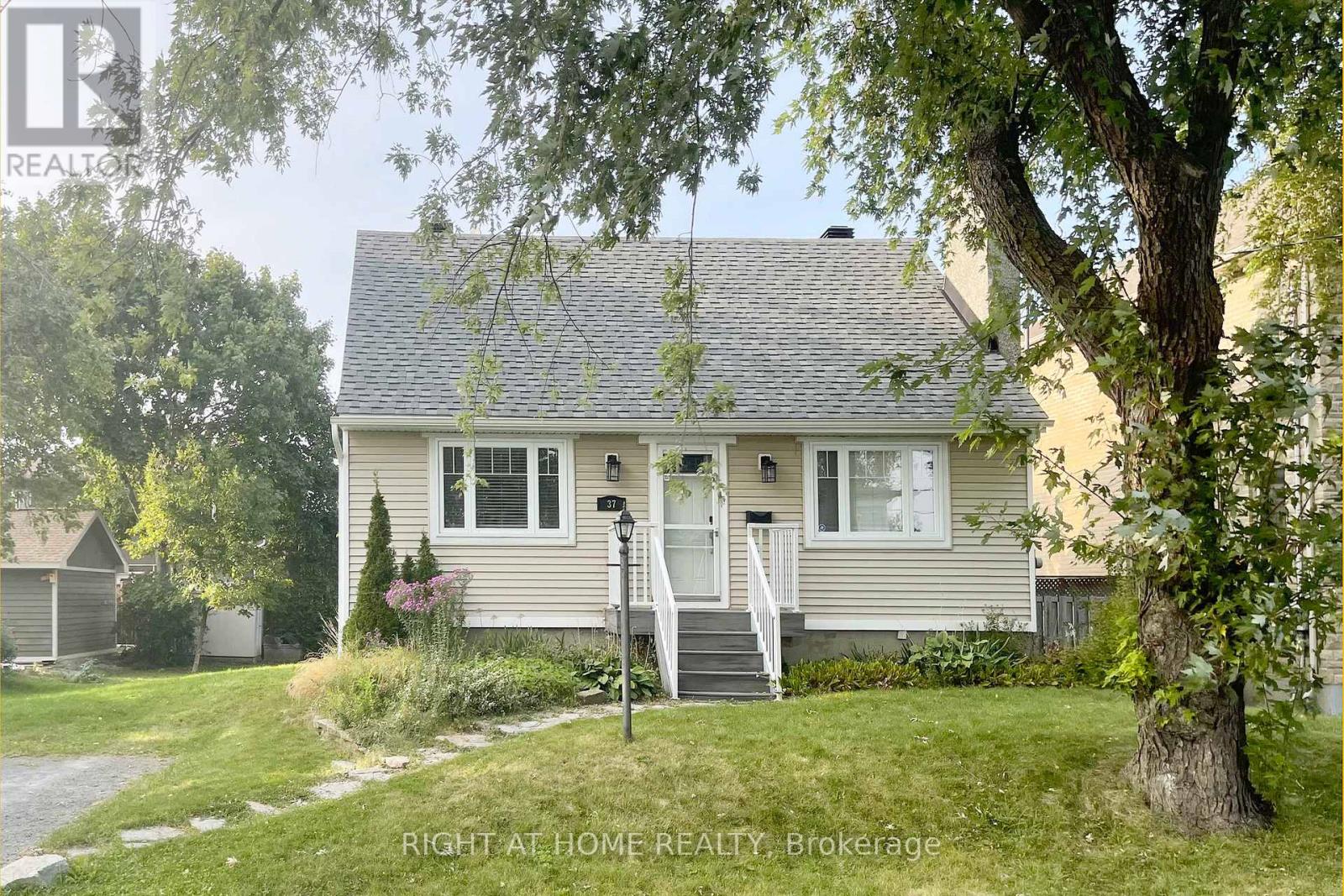 37 Rossland Avenue Property Photo 1