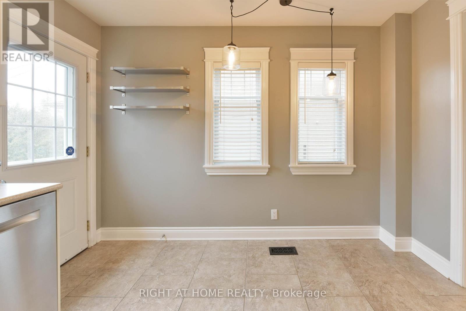 37 Rossland Avenue Property Photo 7