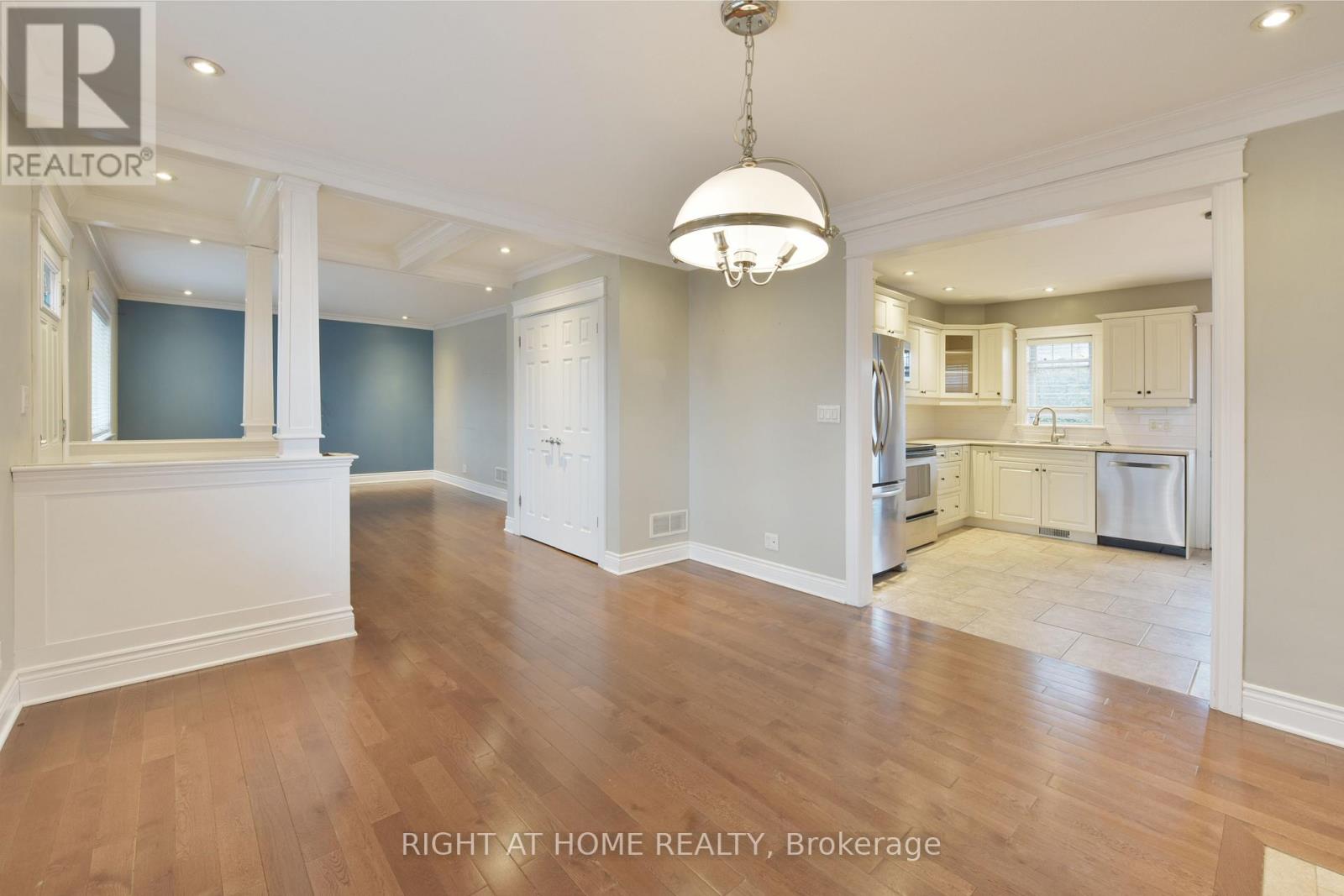 37 Rossland Avenue Property Photo 8