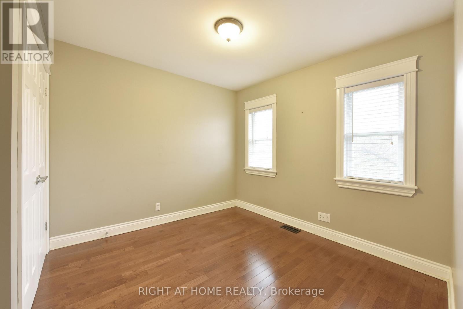 37 Rossland Avenue Property Photo 11