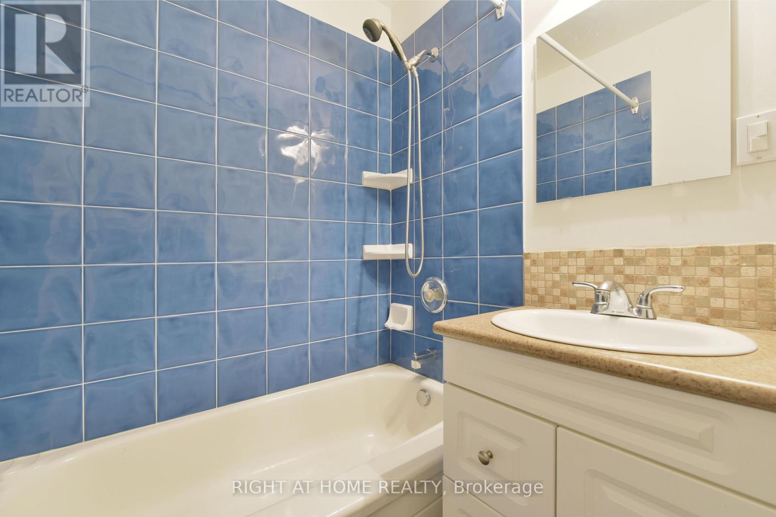 37 Rossland Avenue Property Photo 14
