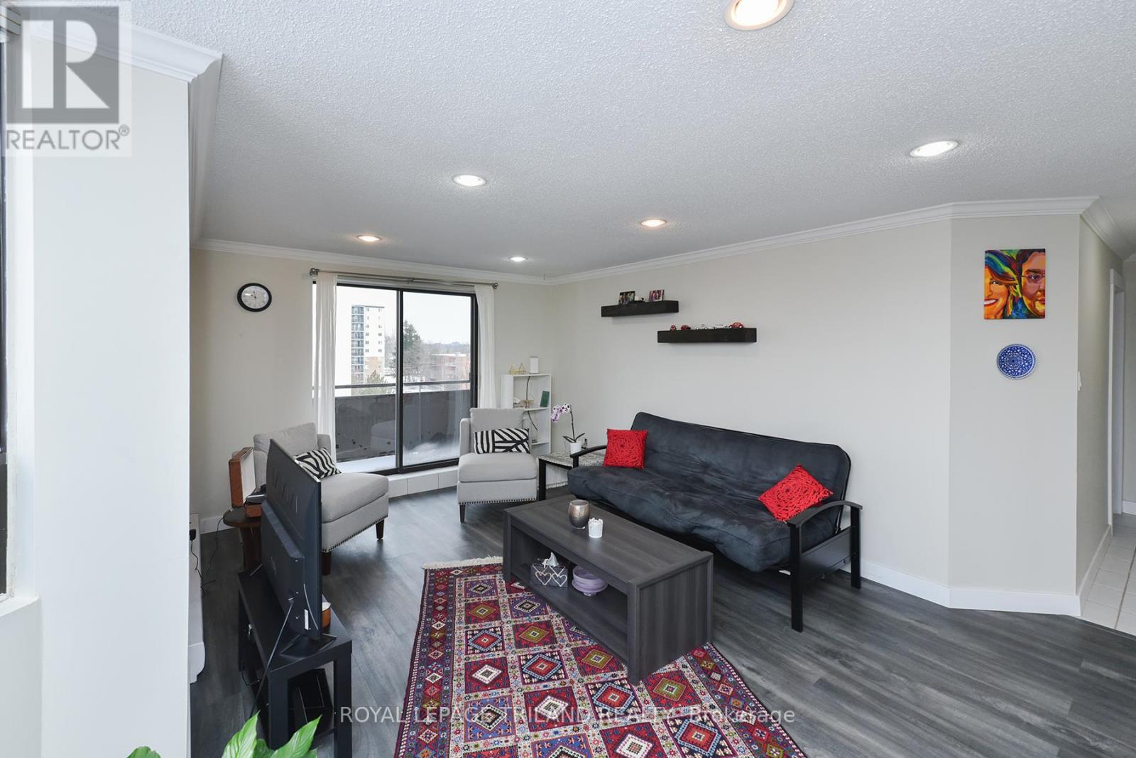 605 - 75 Huxley Street Property Photo 9