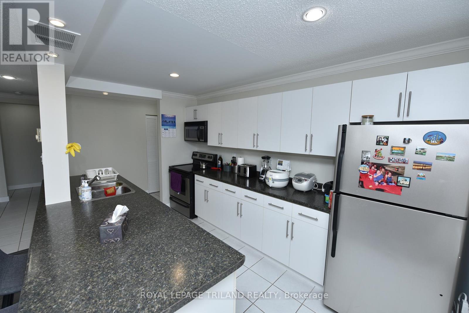 605 - 75 Huxley Street Property Photo 10