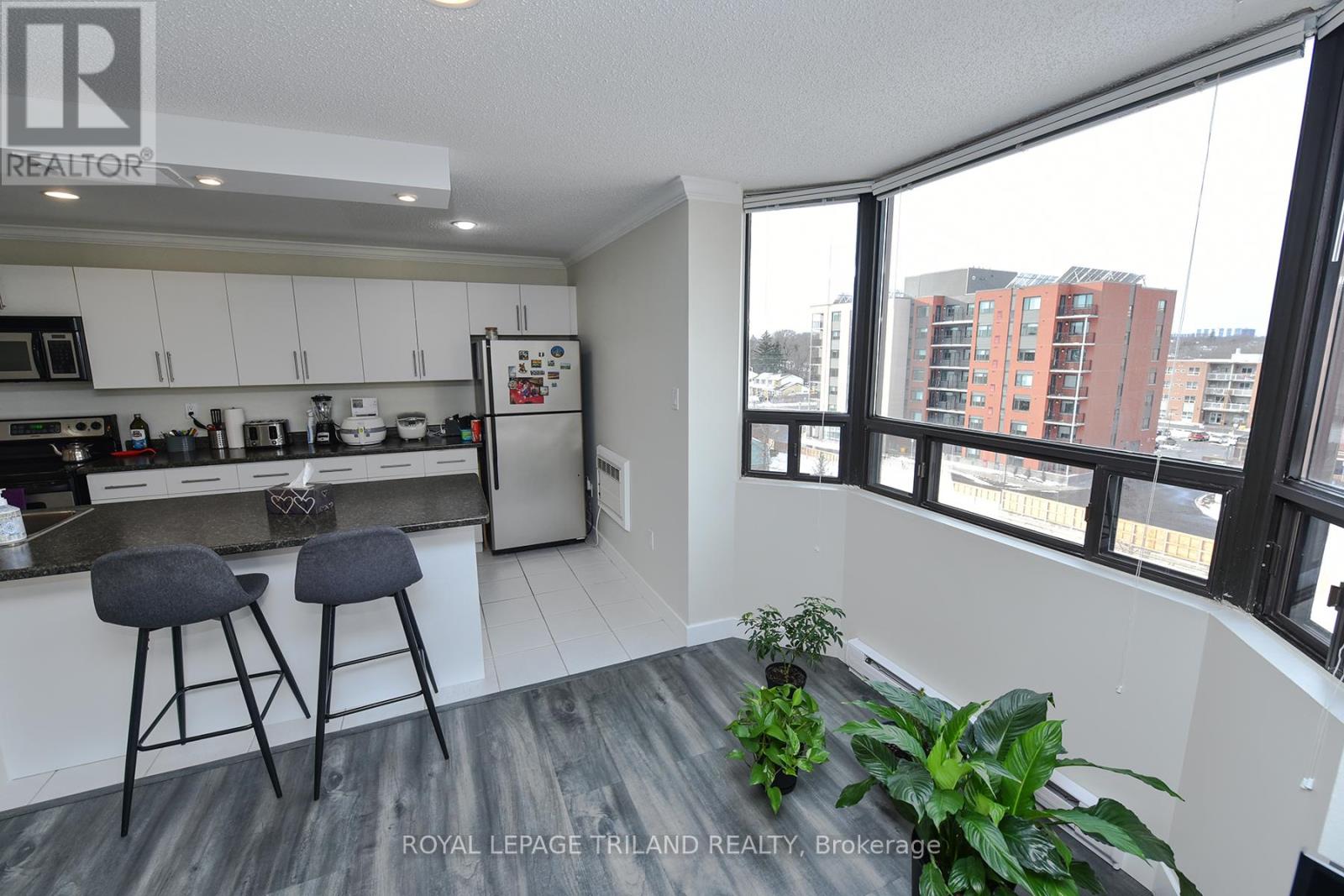 605 - 75 Huxley Street Property Photo 11
