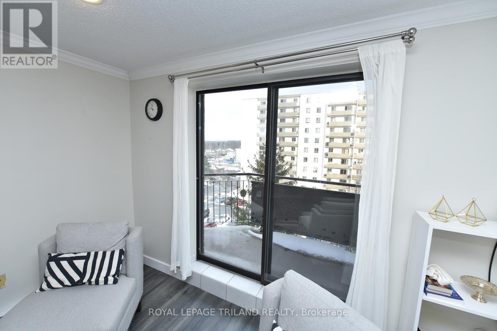 605 - 75 Huxley Street Property Photo 12