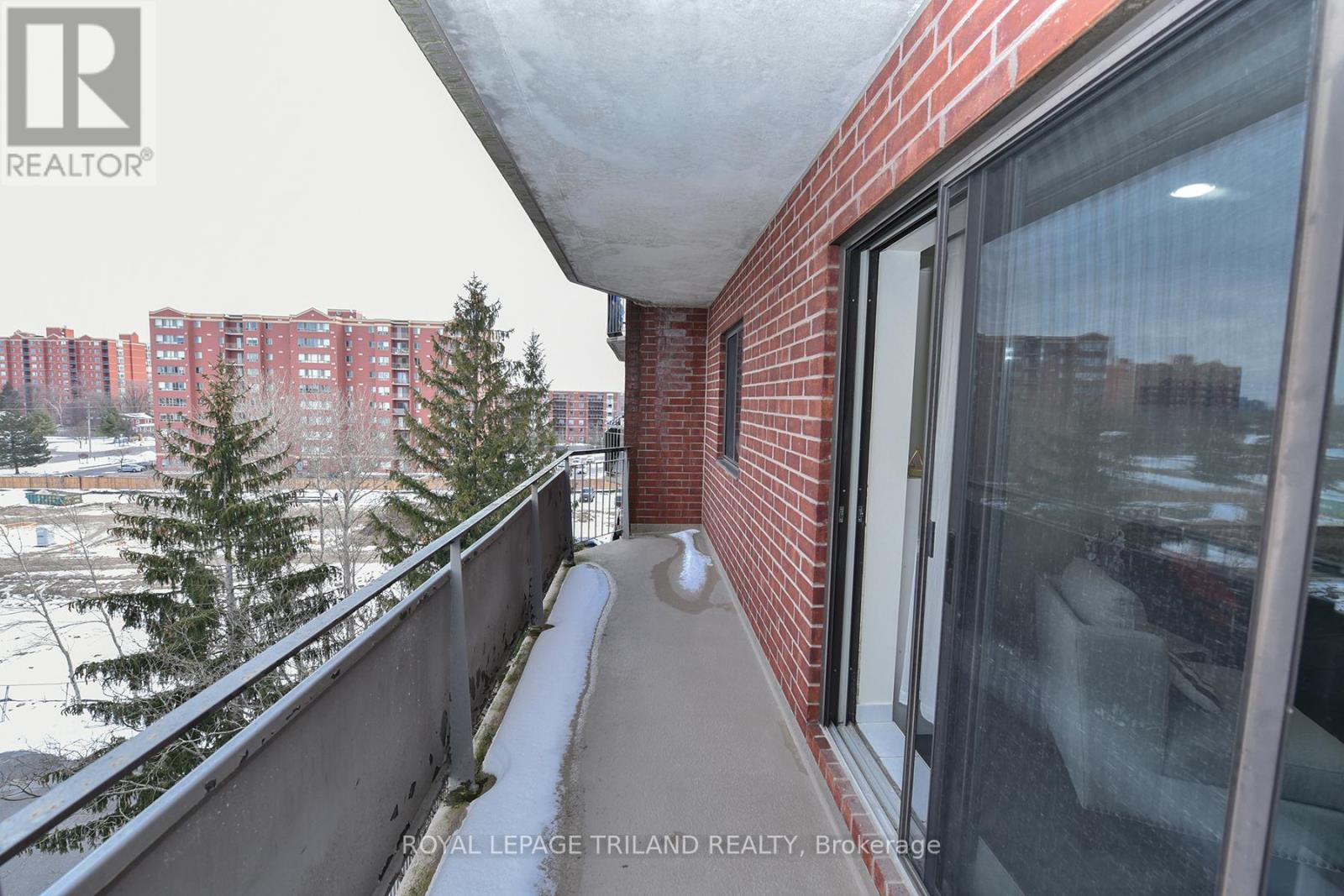 605 - 75 Huxley Street Property Photo 13