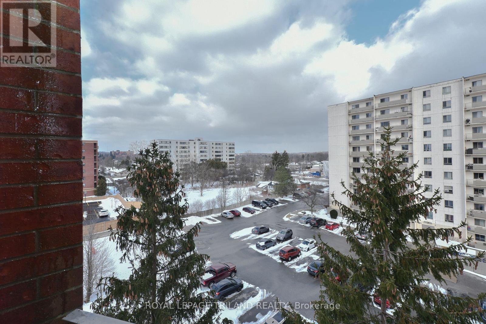 605 - 75 Huxley Street Property Photo 15