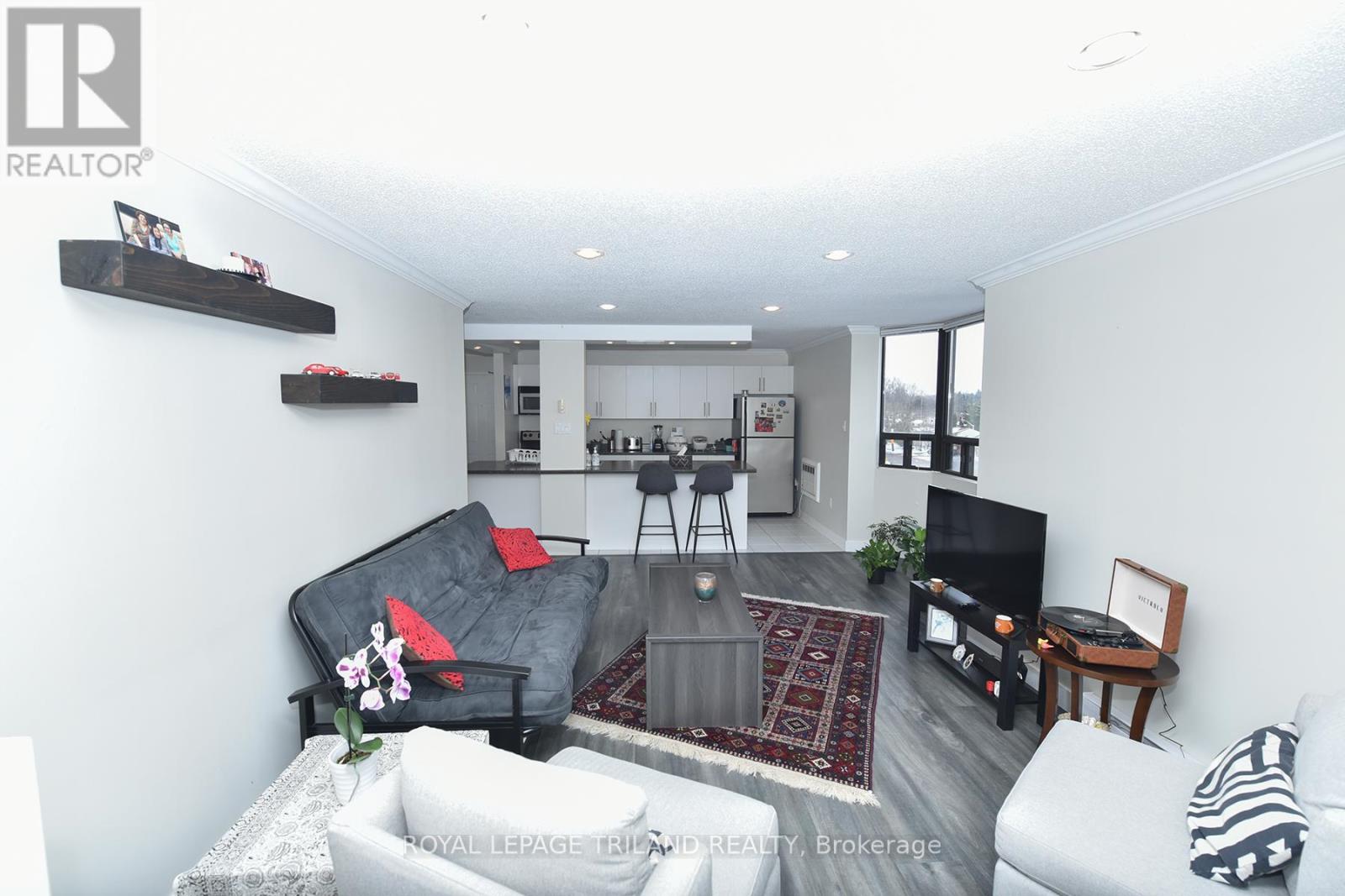 605 - 75 Huxley Street Property Photo 17