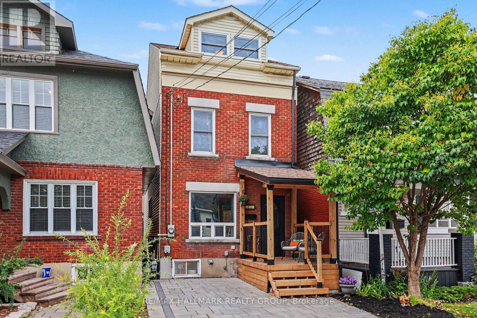 116 Hamilton Avenue N Property Photo 1