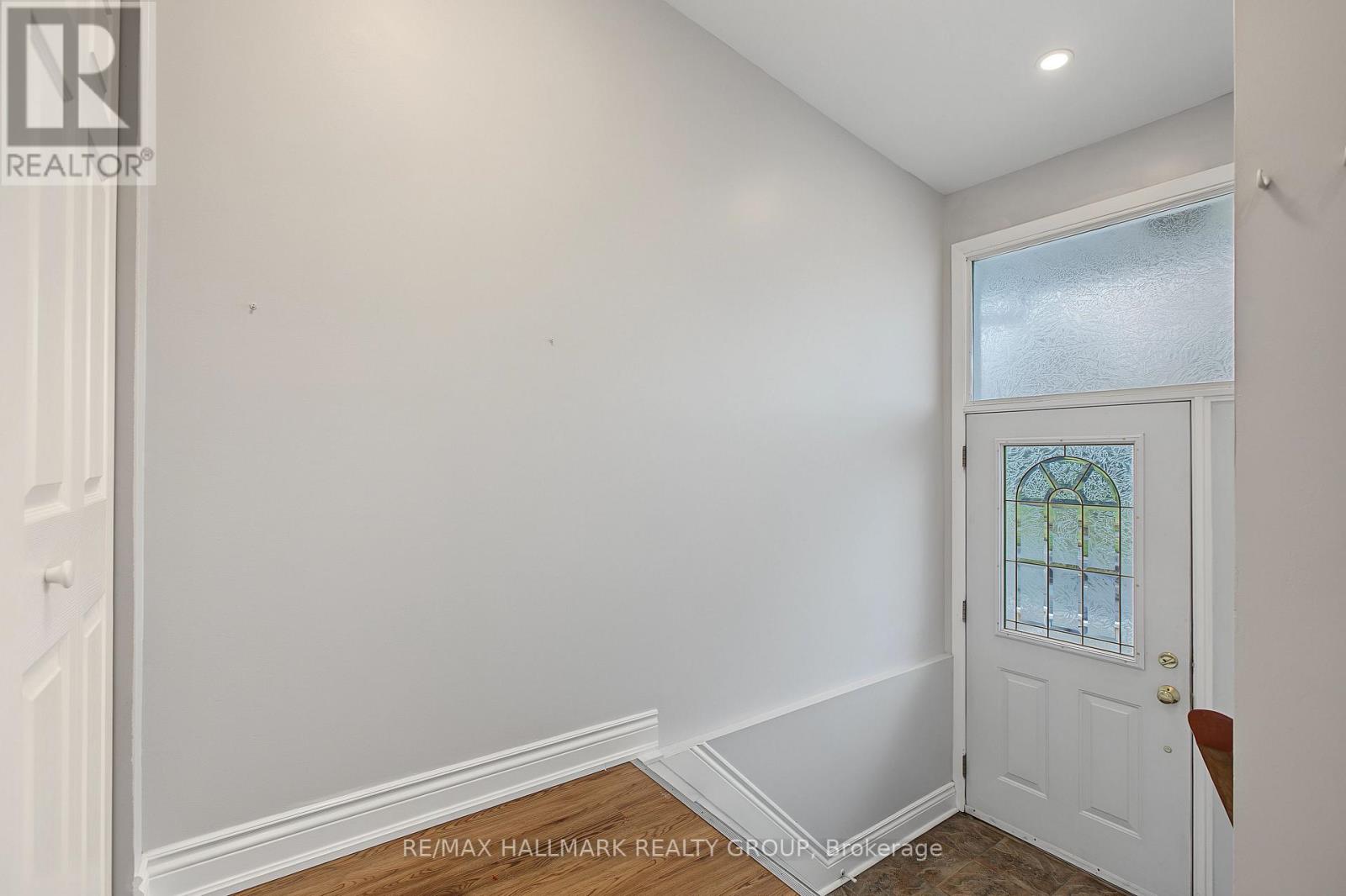 Unit A (upper Unit) - 1135 Maitland Avenue Property Photo 3
