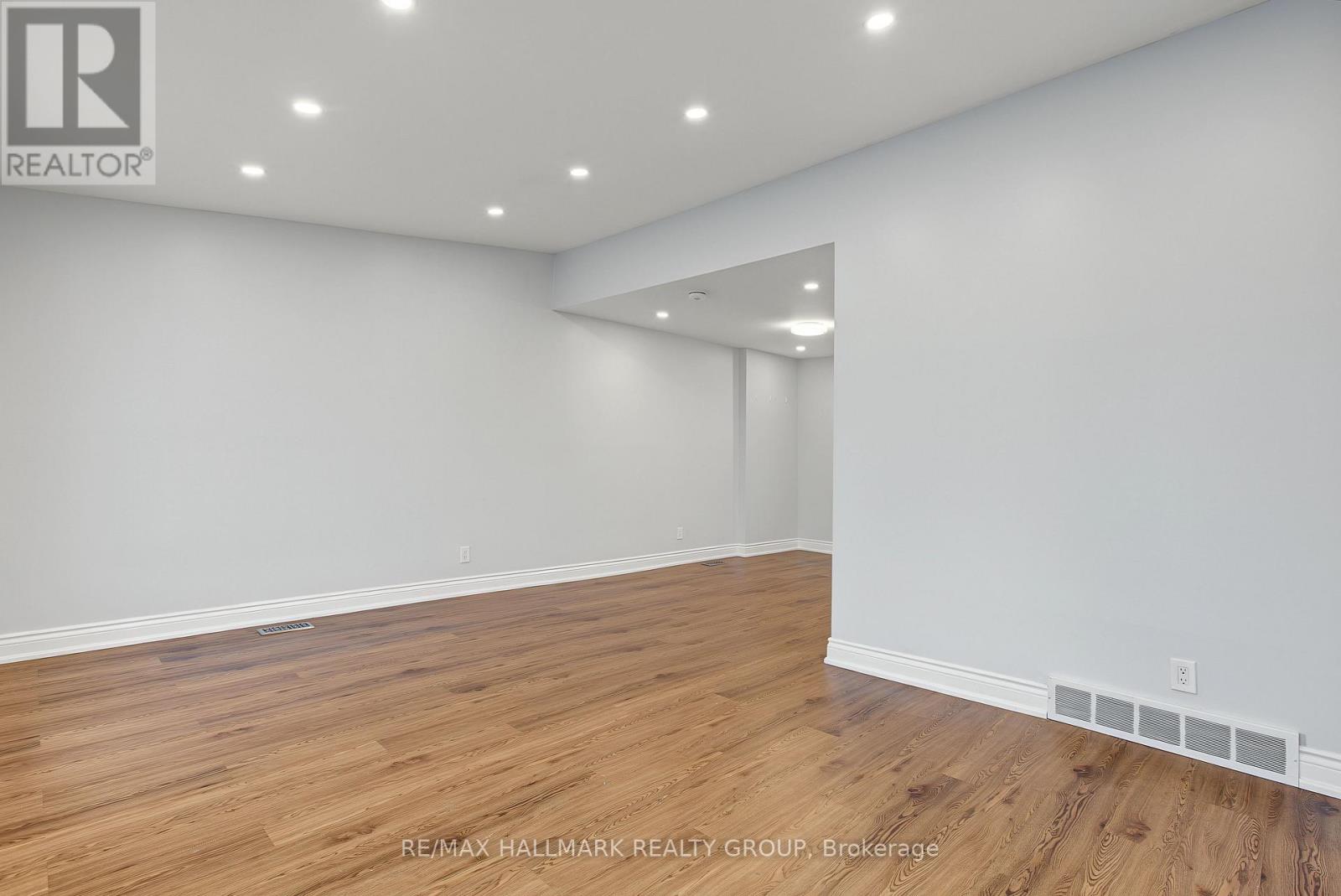 Unit A (upper Unit) - 1135 Maitland Avenue Property Photo 6