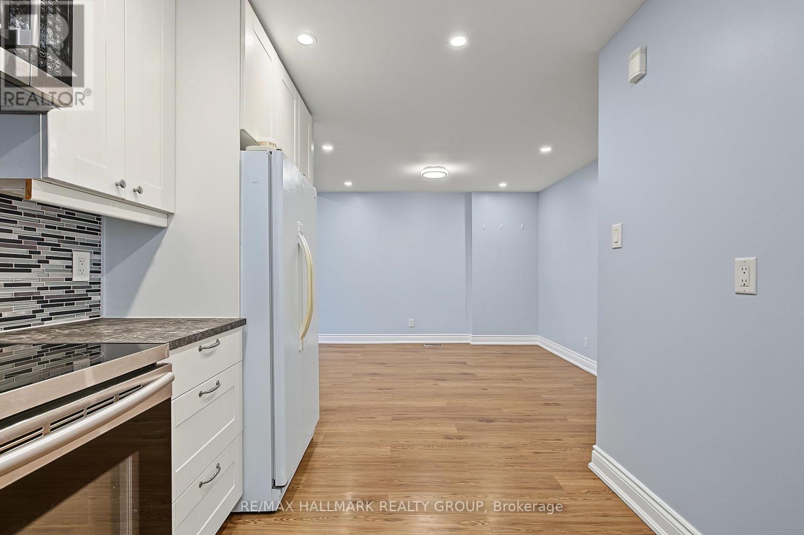 Unit A (upper Unit) - 1135 Maitland Avenue Property Photo 10
