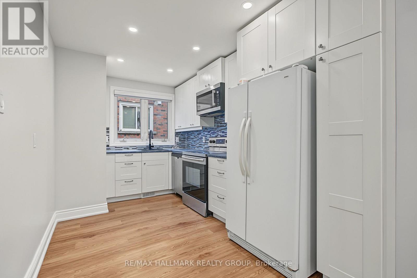 Unit A (upper Unit) - 1135 Maitland Avenue Property Photo 12
