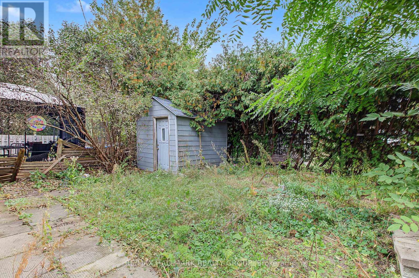 Unit A (upper Unit) - 1135 Maitland Avenue Property Photo 24