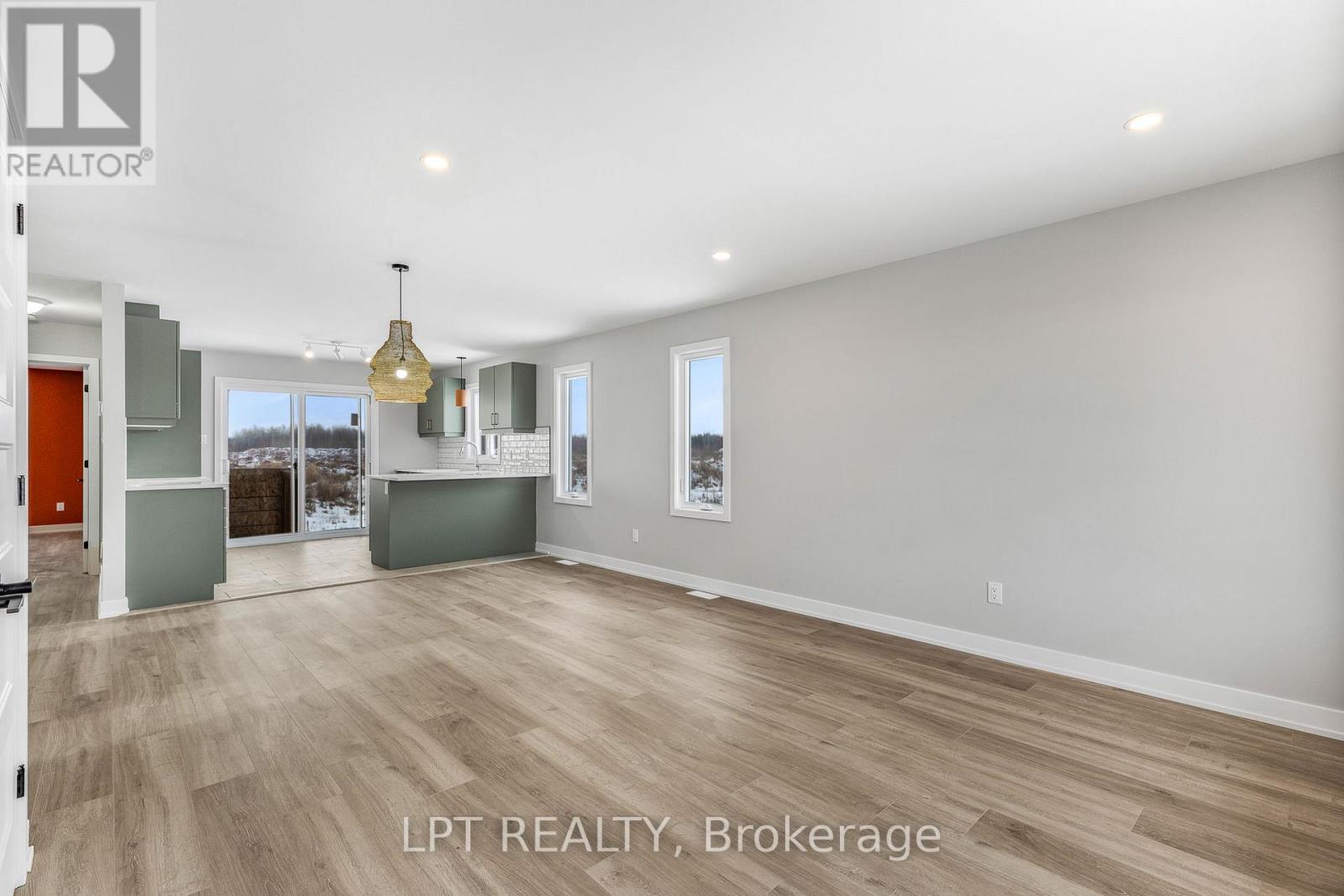 957 Katia Street Property Photo 7