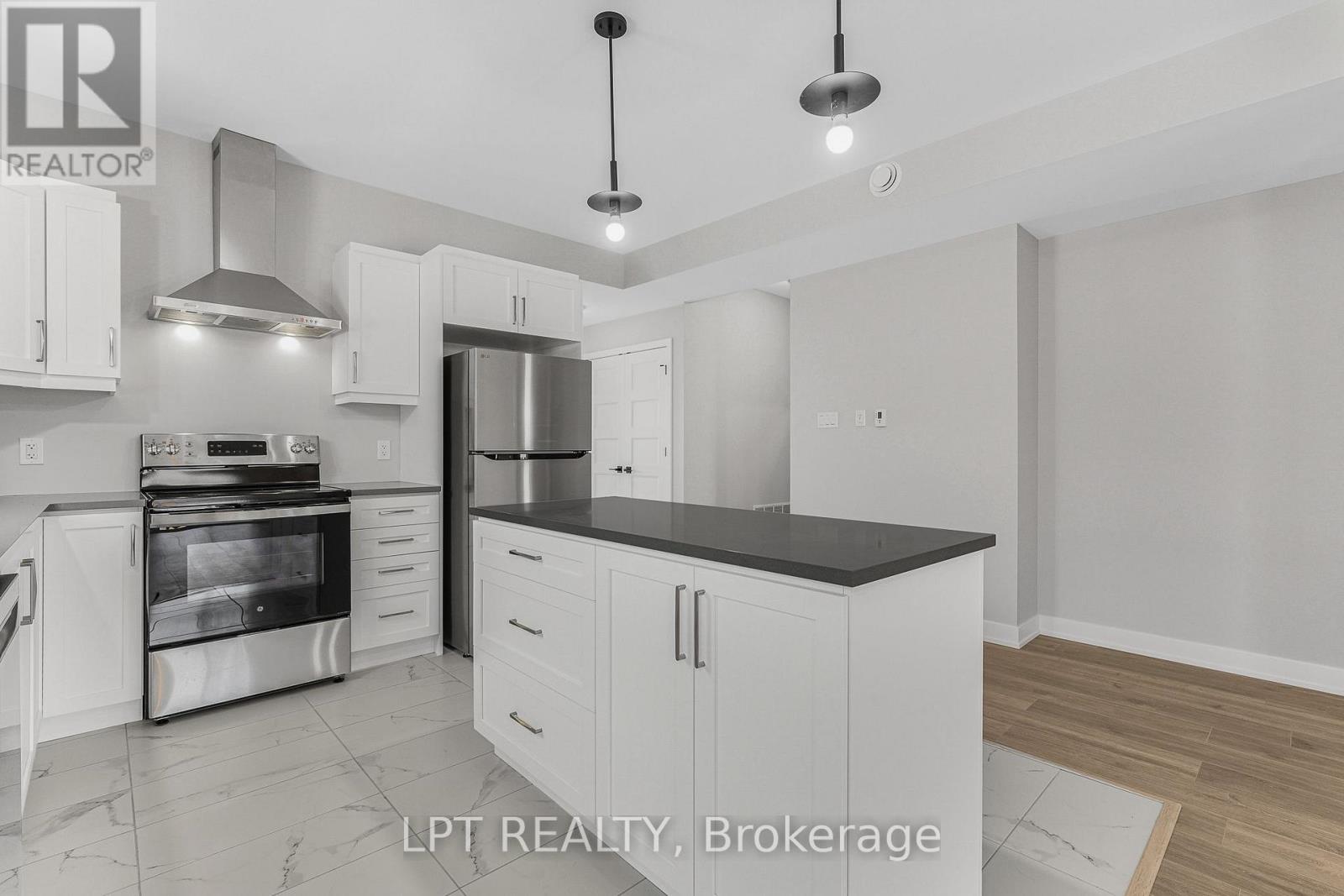 960 Katia Street Property Photo 7