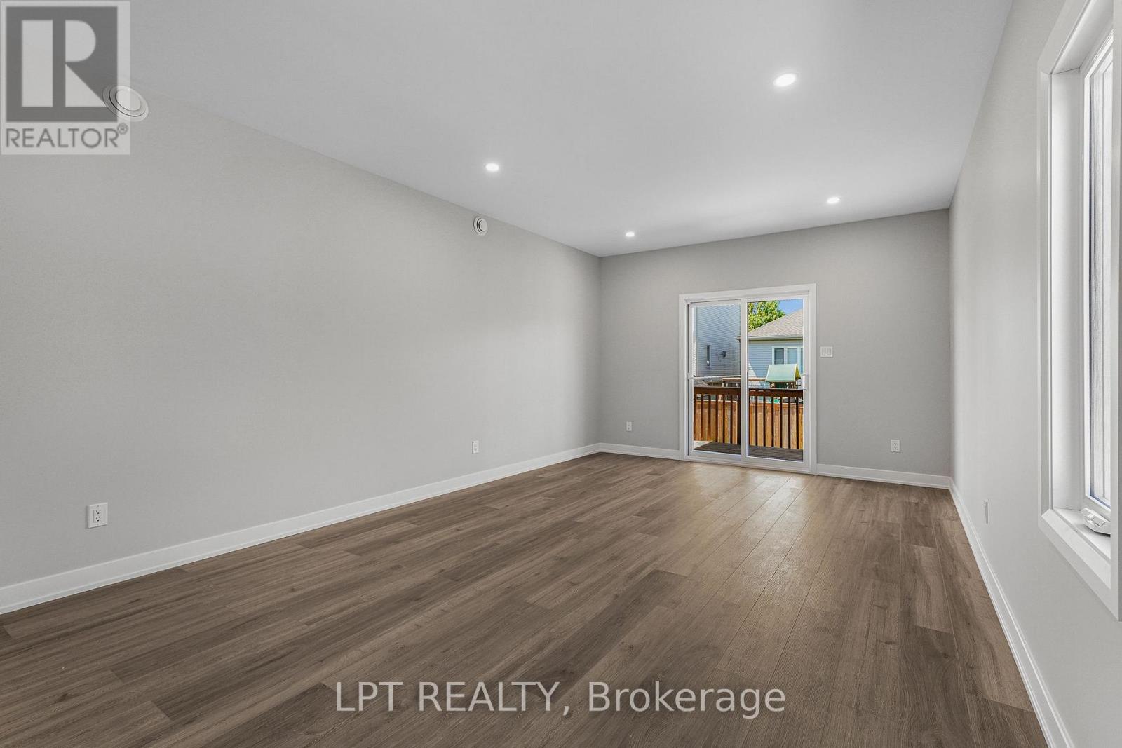 960 Katia Street Property Photo 11