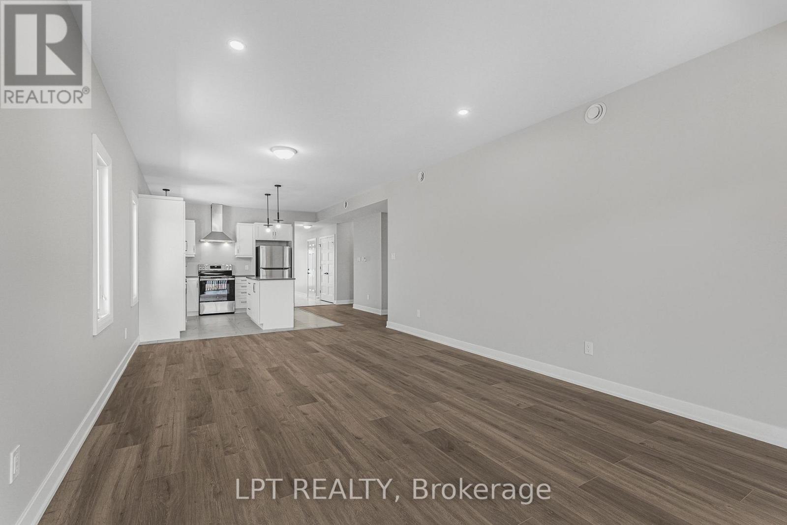 960 Katia Street Property Photo 12