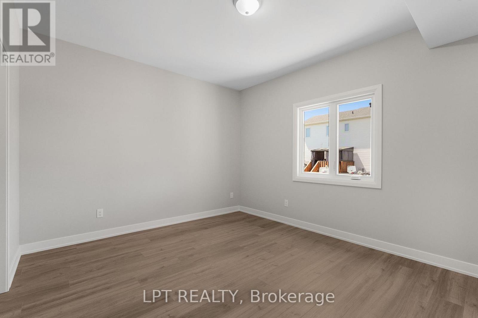 960 Katia Street Property Photo 14