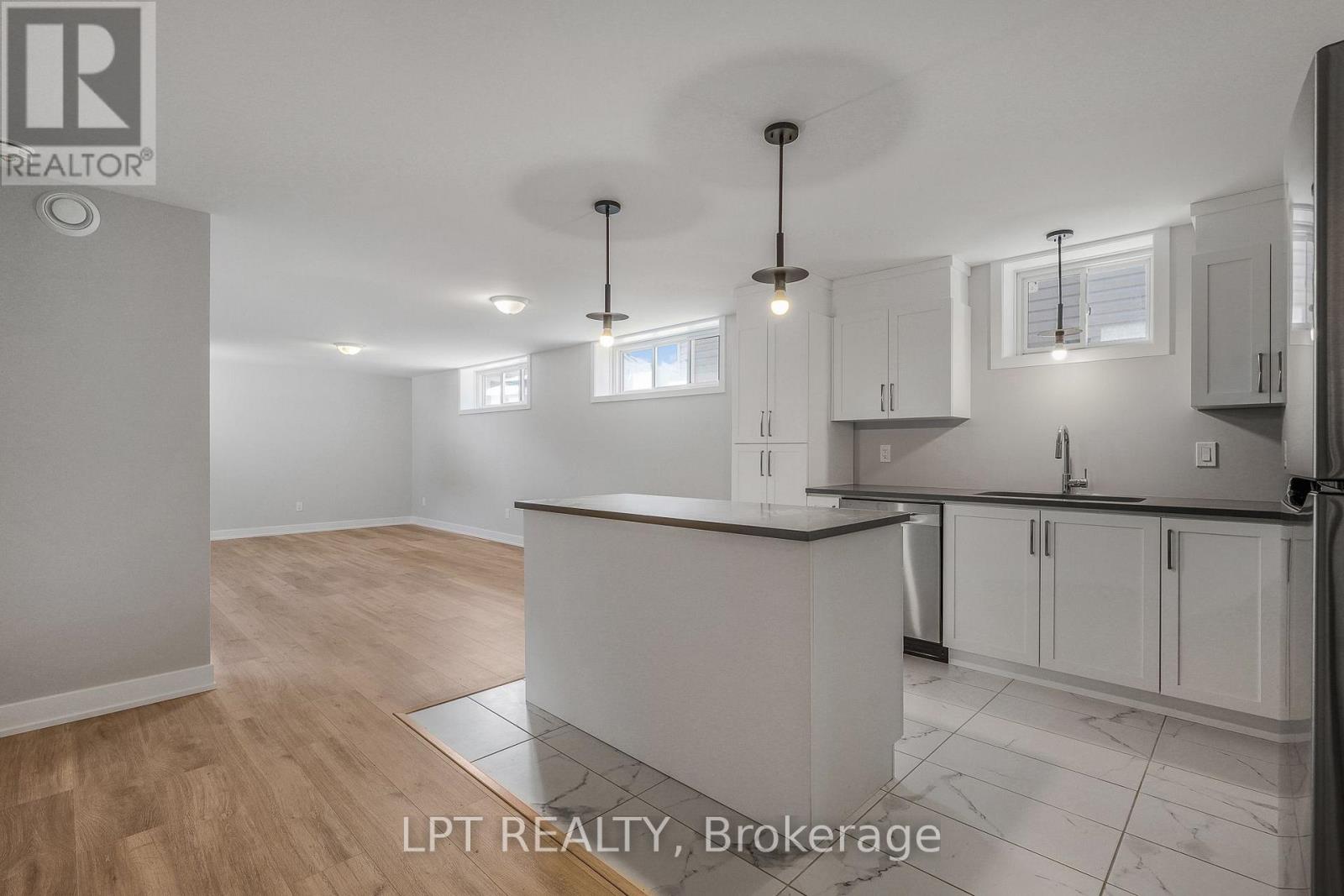 960 Katia Street Property Photo 24
