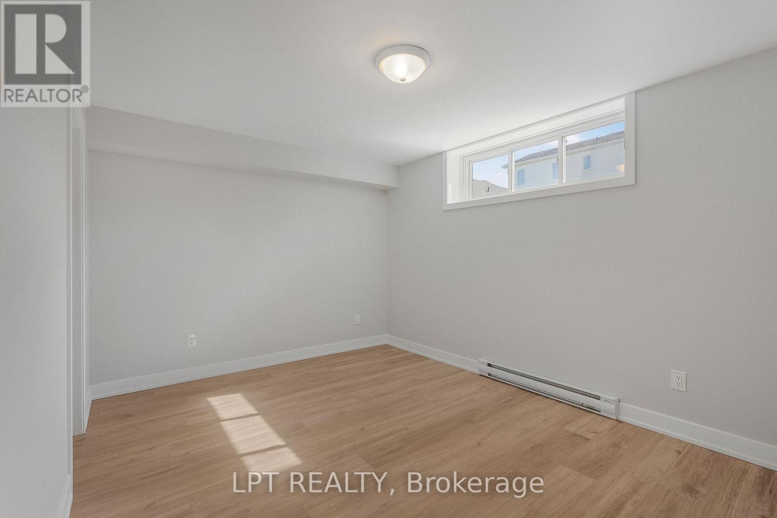 960 Katia Street Property Photo 32