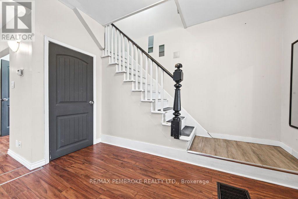 459 Somerset Street Property Photo 3