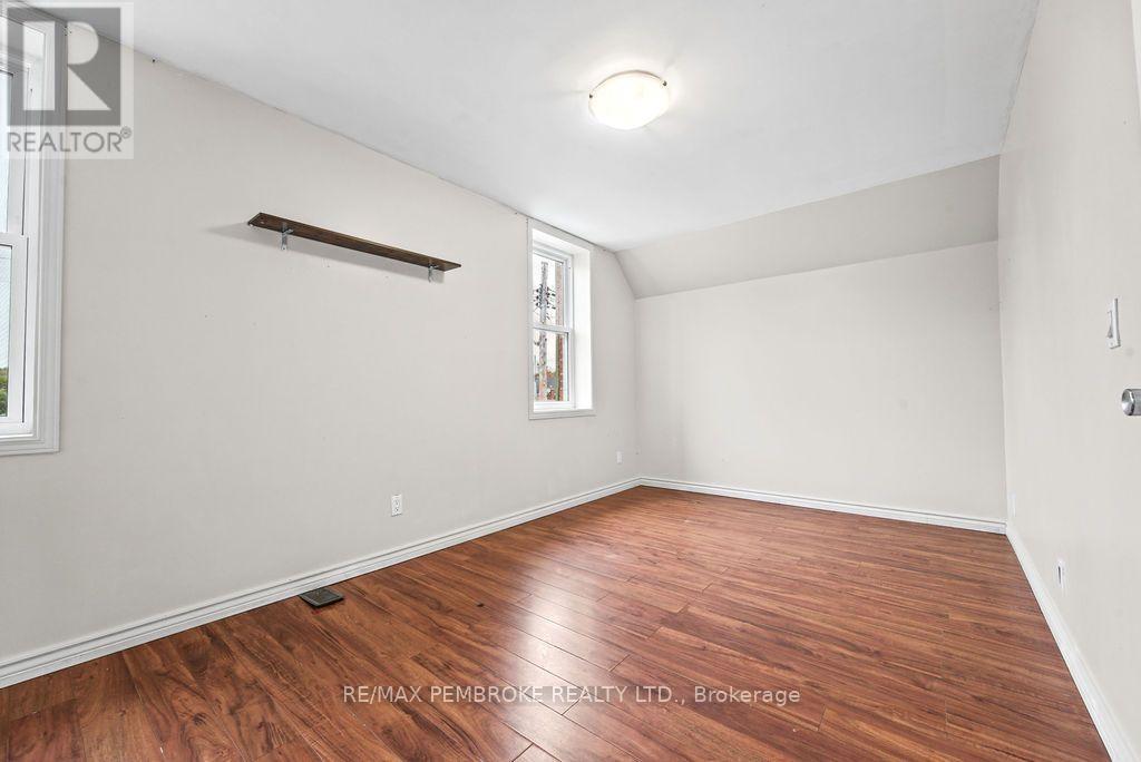 459 Somerset Street Property Photo 28