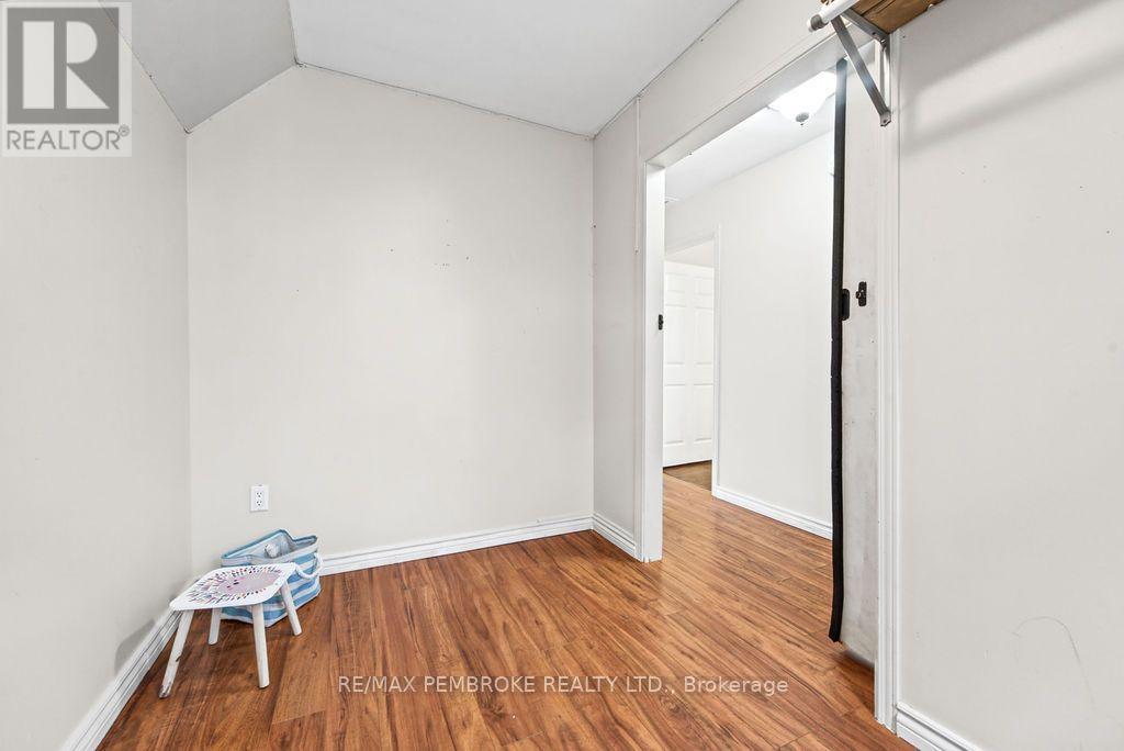 459 Somerset Street Property Photo 32