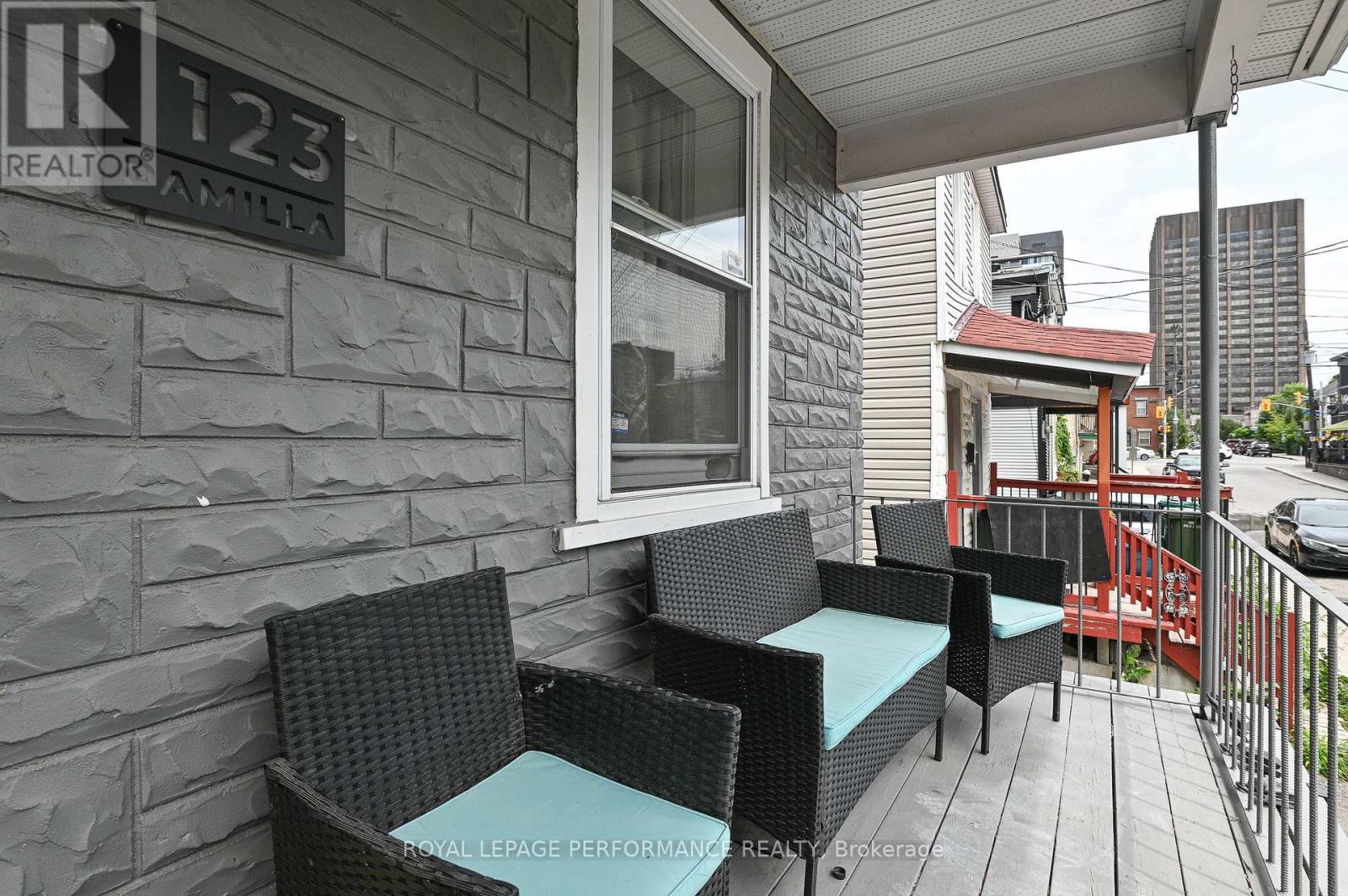3 - 123 Pamilla Street Property Photo 2