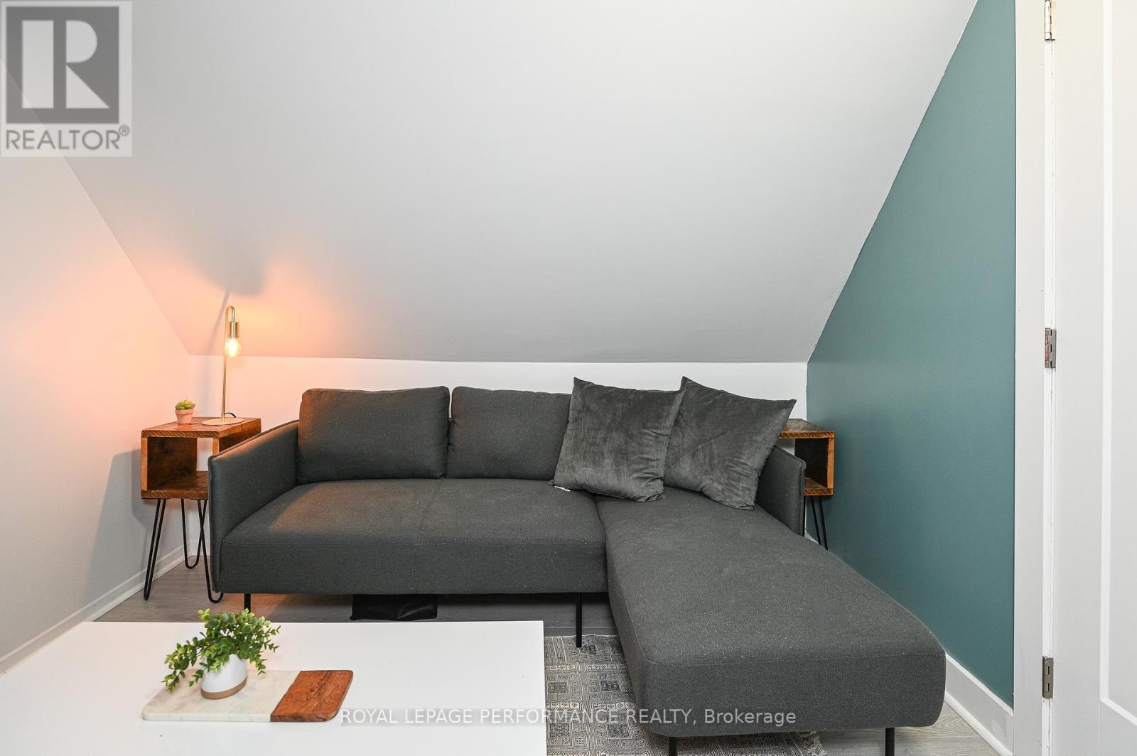 3 - 123 Pamilla Street Property Photo 7