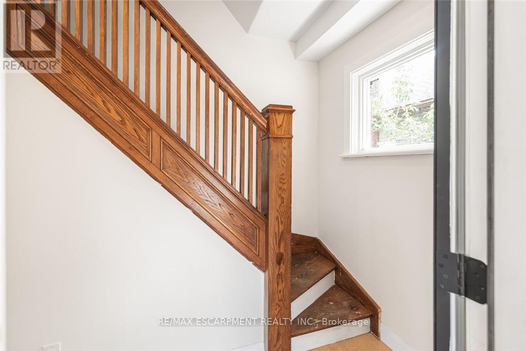 203 Brock Street Property Photo 18