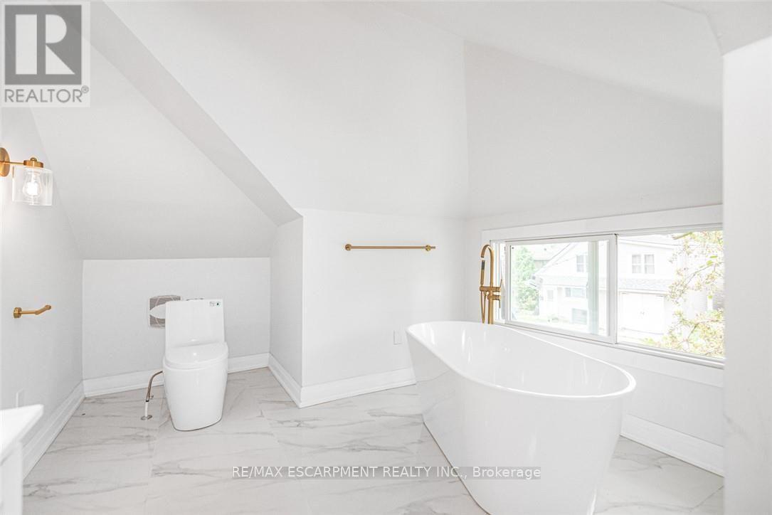 203 Brock Street Property Photo 19