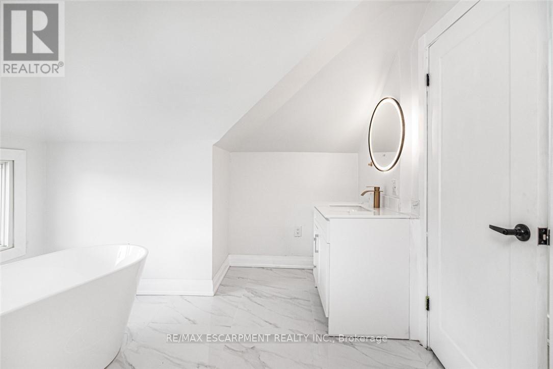 203 Brock Street Property Photo 20