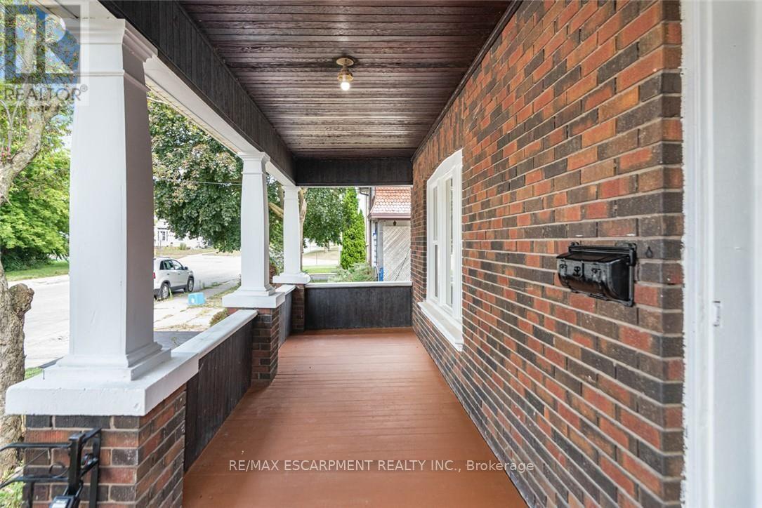 203 Brock Street Property Photo 40