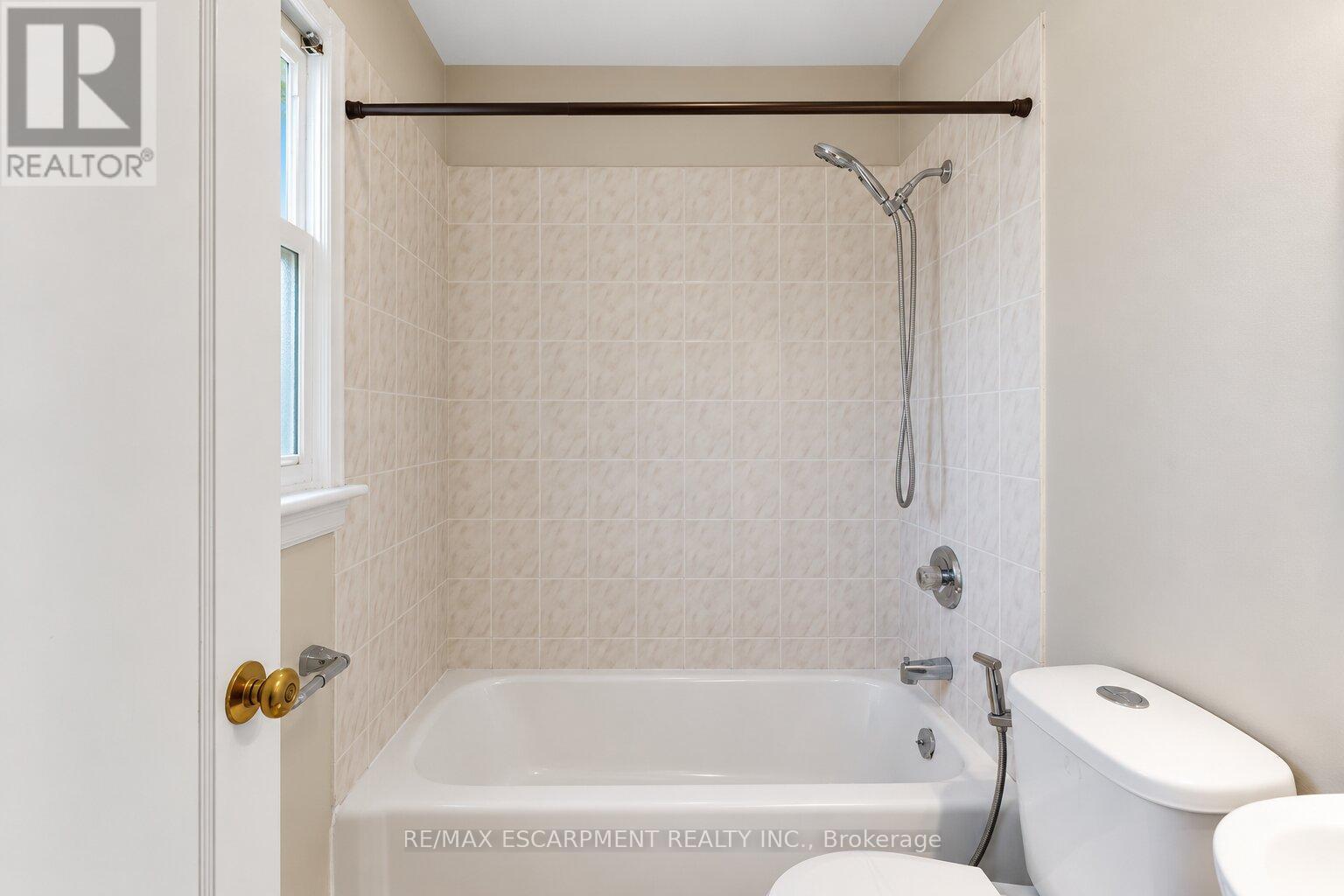 269 Queensdale Avenue E Property Photo 20