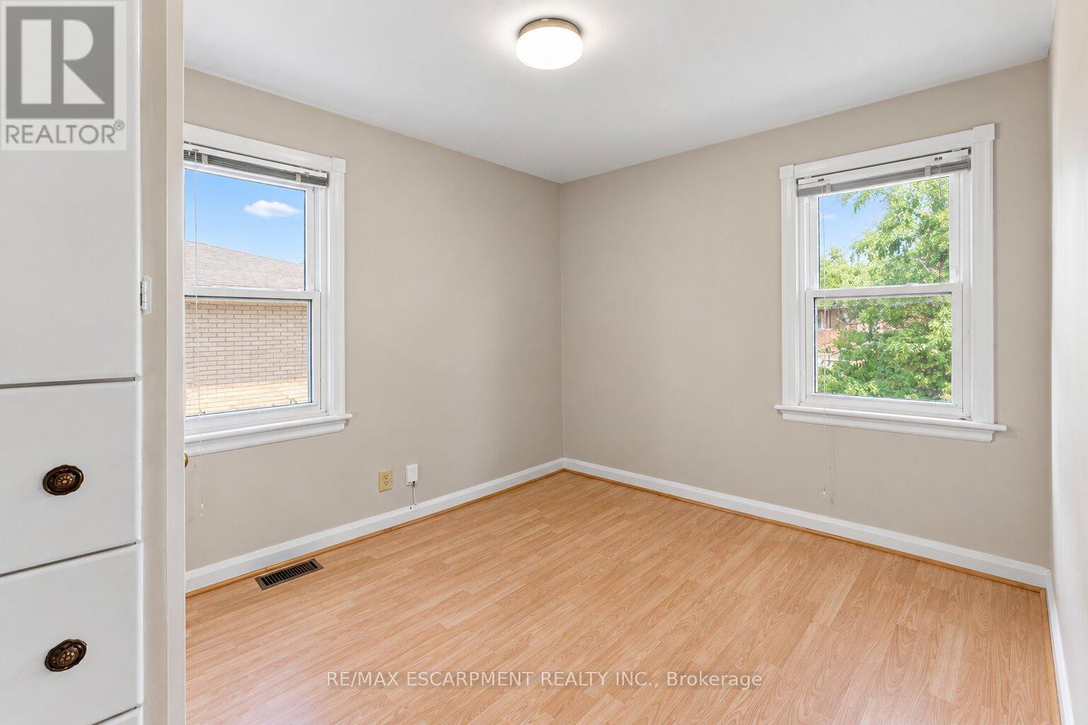 269 Queensdale Avenue E Property Photo 21