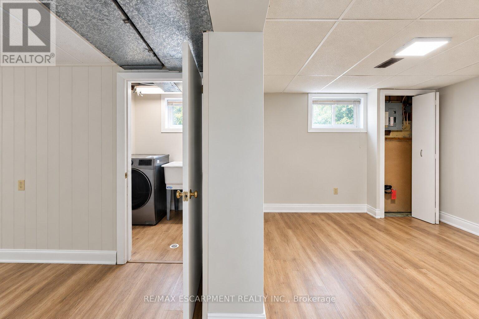 269 Queensdale Avenue E Property Photo 31