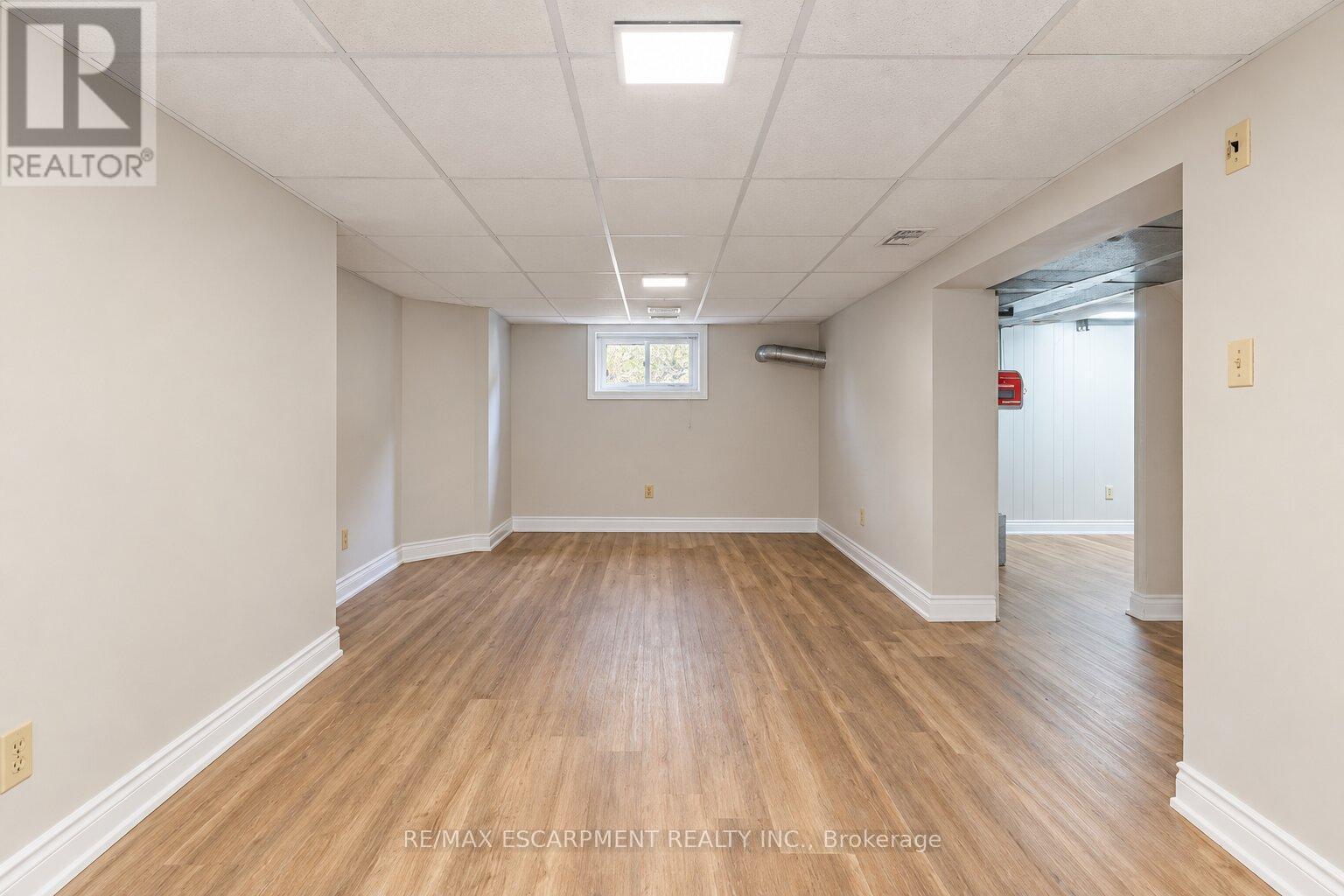 269 Queensdale Avenue E Property Photo 33