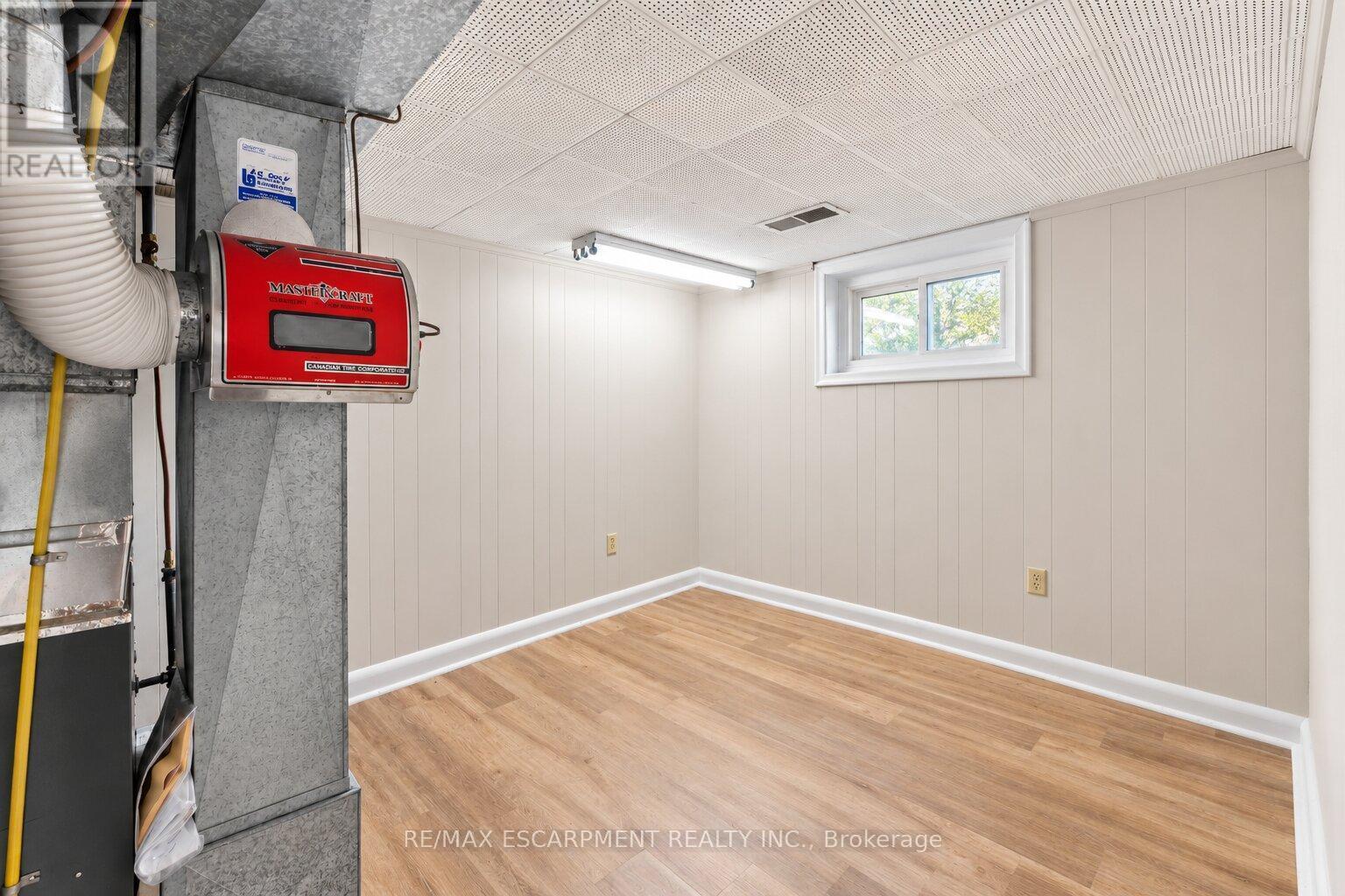 269 Queensdale Avenue E Property Photo 35