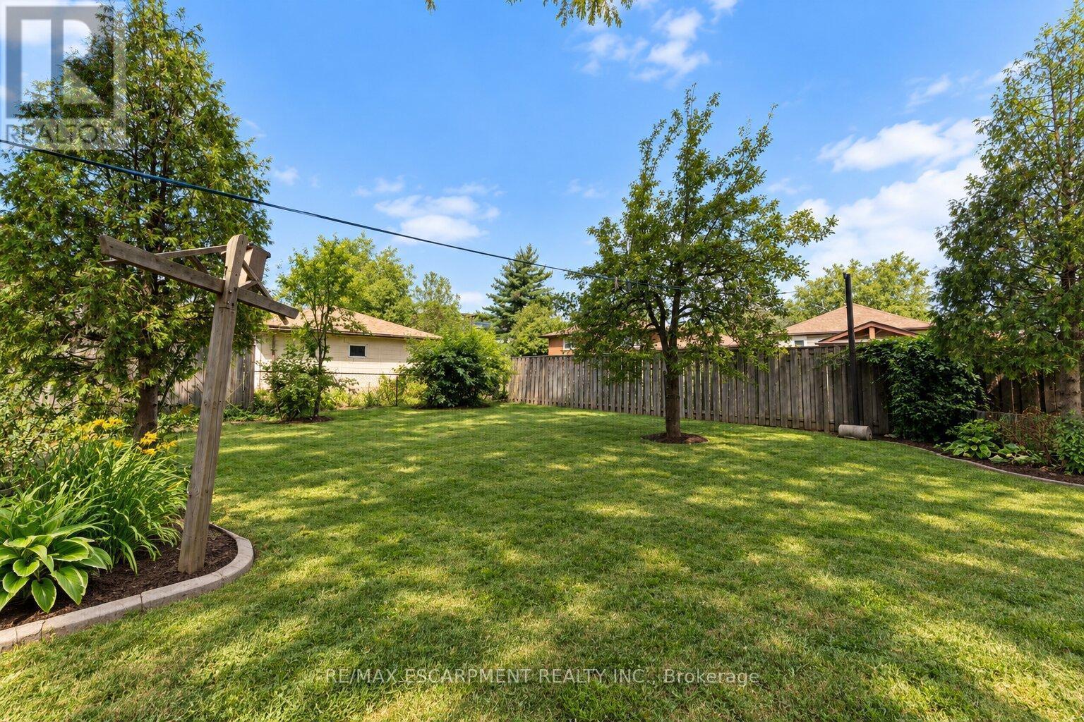 269 Queensdale Avenue E Property Photo 42