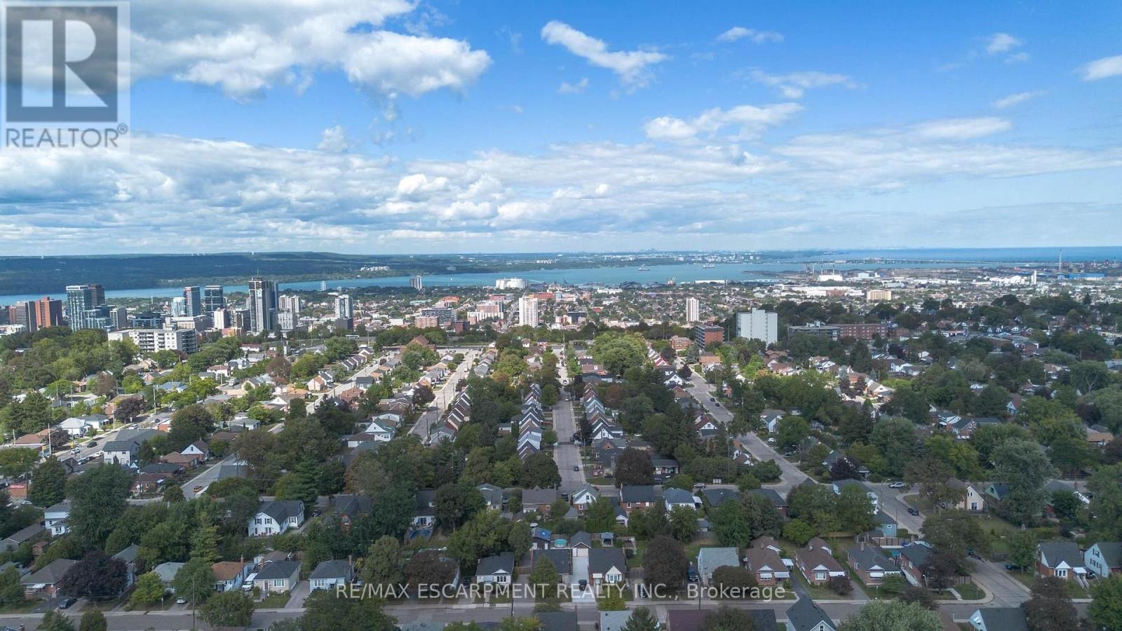 269 Queensdale Avenue E Property Photo 46